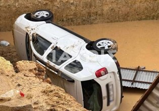 Ηράκλειο: Αυτοκίνητο «βούλιαξε» όταν το οδόστρωμα υποχώρησε εξαιτίας της έντονης βροχόπτωσης