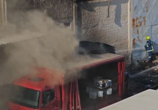 Συναγερμός στην Πυροσβεστική – Φωτιά σε αποθήκες εργοστασίου στου Ρέντη