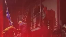 Χίος: Διάσωση μητέρας και γιου από το φλεγόμενο σπίτι τους