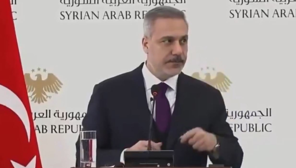 Διπλωματικό απρόοπτο στη Συρία: «Έκοψαν» ξαφνικά τη συνέντευξη Τύπου Φιντάν – Συγγνώμη ζήτησε η Δαμασκός