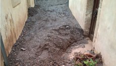 Κακοκαιρία Byron: «Πνίγηκε» στη λάσπη η Μονή Επανωσήφη – Δυνατοί άνεμοι σάρωσαν καταστήματα στον Άγιο Νικόλαο