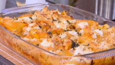 Συνταγή: Ζυμαρικά φούρνου με μοτσαρέλα, ρικότα και ντομάτα