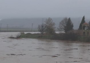 Κακοκαιρία Byron: Συναγερμός στη Λάρισα – Πλημμύρισαν τα πρώτα σπίτια από την υπερχείλιση του Ενιπέα