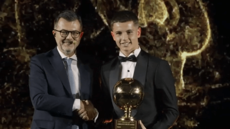 Η ατάκα του Μουζακίτη που ξεχώρισε: «Νομίζω είμαι καλύτερος στο πινγκ πονγκ απ’ ό,τι στο ποδόσφαιρο!»