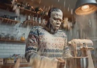 McDonald’s: Αφαιρούν χριστουγεννιάτικη διαφήμιση μετά από αντιδράσεις