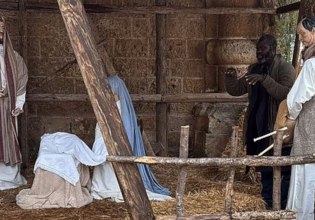 Ιταλία: Φυγάς παρίστανε το άγαλμα σε χριστουγεννιάτικη φάτνη – Τον εντόπισε ο δήμαρχος