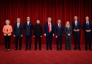 Backhanded Awards: Το Politico βραβεύει τις 5 πιο αμήχανες πολιτικές στιγμές του 2025