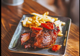 «Μπριγκάντα»: Αν θες να φας σπιτικό φαγητό στην Πεύκη