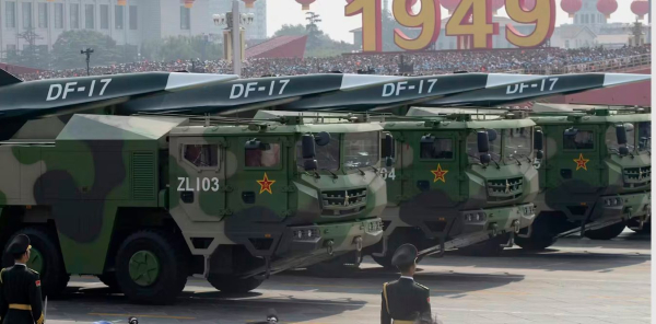 Οι ΗΠΑ ανησυχούν για το βεληνεκές κινεζικών βαλλιστικών πυραύλων εναντίον πλοίων – Φτάνουν στην Δυτική Ακτή