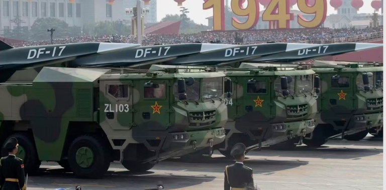 Οι ΗΠΑ ανησυχούν για το βεληνεκές κινεζικών βαλλιστικών πυραύλων εναντίον πλοίων – Φτάνουν στην Δυτική Ακτή