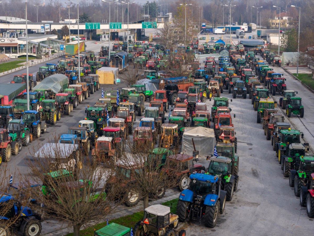 Αγρότες: «Σήμα» για κλιμάκωση των κινητοποιήσεων από τους αγρότες – Σε εξέλιξη η Πανελλαδική σύσκεψη των μπλόκων