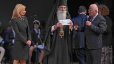 Ολυμπιακός: Προσφορά και αγάπη στην Ιερά Μητρόπολη του Πειραιά (pics)