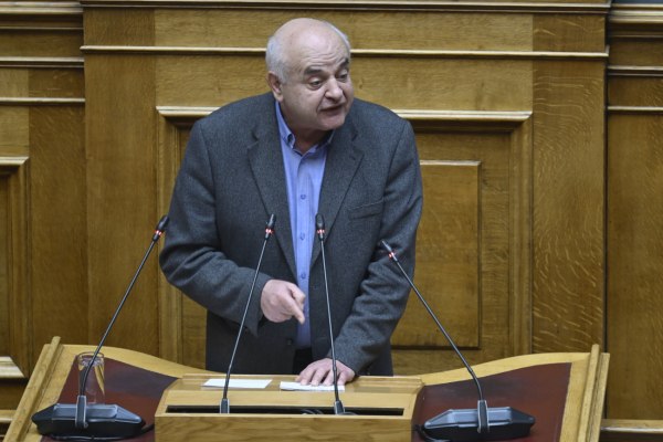 Καραθανασόπουλος: Υπάρχουν δύο Ελλάδες – Μία του κεφαλαίου και μία της εργατικής τάξης