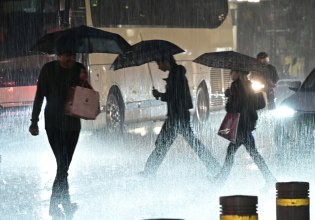 Κακοκαιρία Byron: «Δύσκολη νύχτα» προβλέπεται για την Αττική – Πότε θα ενταθούν τα φαινόμενα