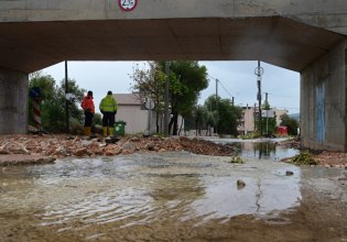 Καιρός: Πώς θα κινηθεί η κακοκαιρία Byron το Σάββατο – Υπερχείλισαν Πηνειός και Ενιπέας – Ήχησε 112