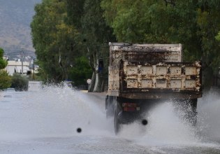 Κακοκαιρία Byron: Πλημμυρισμένοι δρόμοι και διακοπές κυκλοφορίας σε Πιερία, Χαλκιδική και Ημαθία