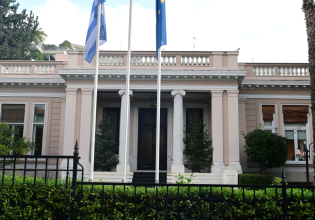 Μίνι ανασχηματισμός στους γενικούς γραμματείς λόγω εκλογών