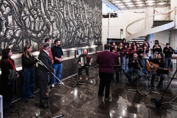 Αγωνιστικά κάλαντα άκουσε ο Κουτσούμπας – «Οι λαοί έχουν τη δύναμη να γίνουν οι πρωταγωνιστές των εξελίξεων»