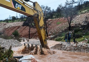 ΚΚΕ για Byron: Ο κρατικός μηχανισμός ενάντια στα μπλόκα των αγροτών «παραλύει» όταν οι δρόμοι κλείνουν από την ανεπάρκειά του