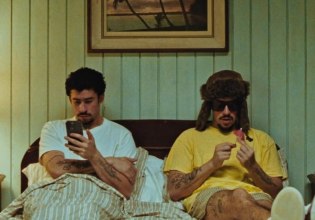 Ο Bad Bunny έχει δίκιο – Το κοινό στις συναυλίες πρέπει κάποια στιγμή να αφήσει το κινητό στην άκρη