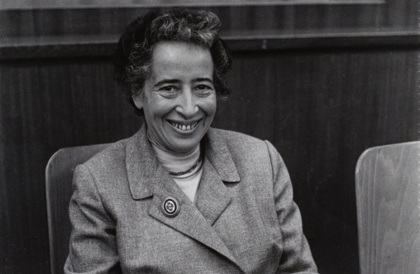 Πενήντα χρόνια χωρίς τη Χάνα Άρεντ: Οι «Απαρχές του ολοκληρωτισμού» παραμένουν πιο επίκαιρες από ποτέ