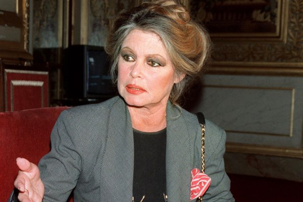 Κηδεία Μπριζίτ Μπαρντό – Ανεπιθύμητος ο Μακρόν, παρούσα η ακροδεξιά ηγέτιδα Λε Πεν