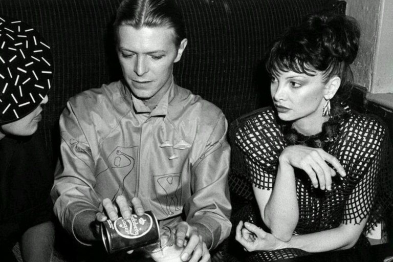 Η μαγική ζωή της Toni Basil – Δίδαξε τον Έλβις, γοήτευσε τον Μπόουι και απέκρουσε το «καμάκι» του Μπινγκ Κρόσμπι