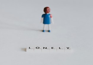 «Rage Bait», «παρακοινωνικός» – Οι δυστοπικές λέξεις που καθόρισαν το 2025, μέχρι στιγμής