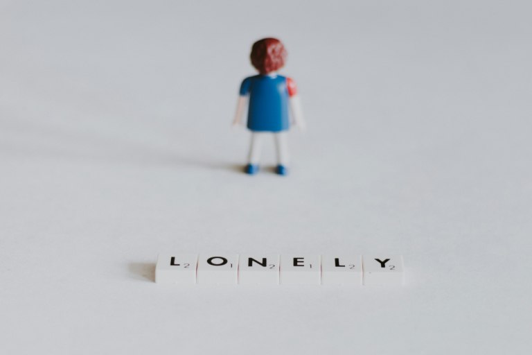 «Rage Bait», «παρακοινωνικός» – Οι δυστοπικές λέξεις που καθόρισαν το 2025, μέχρι στιγμής