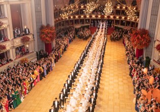Στη Βιέννη αυτή την εποχή όλα είναι βαλς – Μέσα στην κουλτούρα των 450 χορών της πρωτεύουσας της Αυστρίας