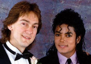 Πώς ο δικηγόρος του Μάικλ Τζάκσον έγινε ο πιο ισχυρός άνθρωπος στον κόσμο του θεάματος