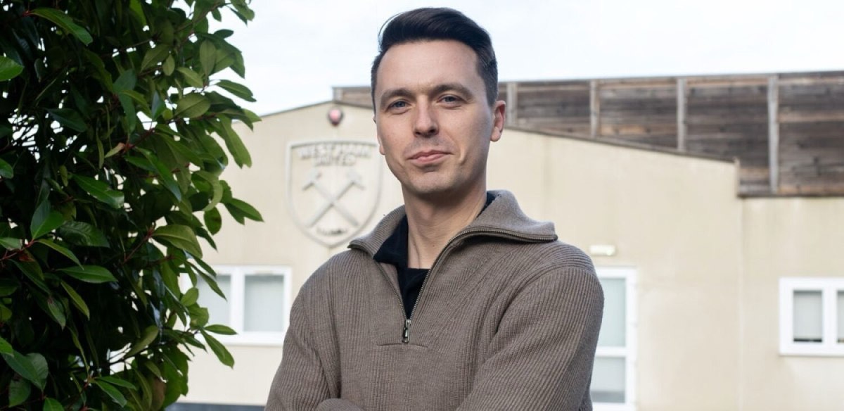 «Τρελαμένος» με τον Μουζακίτη, ο νέος επικεφαλής σκάουτερ της Μάντσεστερ Γιουνάιτεντ