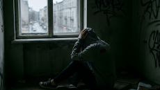 Θεσσαλονίκης: «Ο γιος μου δεν φαίνεται στο βίντεο» λέει η μητέρα κατηγορούμενου για τον ομαδικό βιασμό της 13χρονης