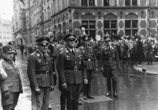 Όταν οι Ναζί έκλεβαν τις καμπάνες από τις εκκλησίες για να φτιάξουν όπλα – Η κατάθεση της Άννα Φρανκ