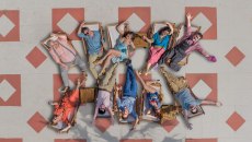 HOTEΛ ΕΛVIRA: Το μυστήριο με το νησί όπου διαδραματίζεται η πιο feelgood σειρά της ελληνικής τηλεόρασης