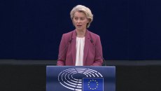 H Ευρώπη προετοιμάζεται για υβριδικό πόλεμο με την Ρωσία λέει η φον ντερ Λάιεν