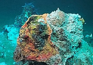 Έρευνα: Χαρτογραφήθηκε εκτεταμένο ηφαιστειακό σύστημα στη Μήλο – Υδροθερμικά πεδία έως 230 μ.