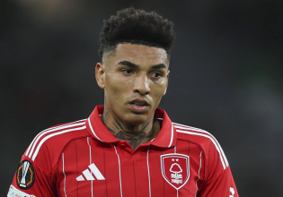 Ο διαιτητής χάρισε αποβολή στον Ντίας κόντρα στη Νότιγχαμ και ένα λεπτό μετά άνοιξε το σκορ η Μάντσεστερ Σίτι