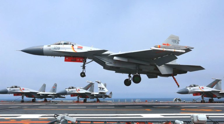 Θερμό επεισόδιο ανάμεσα σε Κίνα – Ιαπωνία με κινεζικά μαχητικά να «λοκάρουν» παρατεταμένα ιαπωνικά