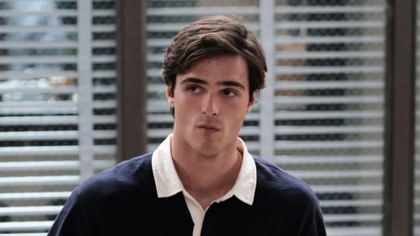 Ο Τζέικομπ Ελόρντι κατακεραυνώνει παπαράτσι στο Παρίσι: «Μου κάνεις τη ζωή πολύ δύσκολη»