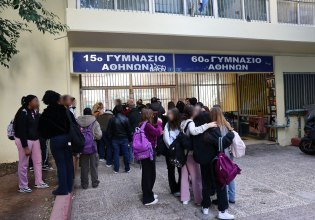 Κυψέλη: Ειδικοί μιλούν για την επίθεση με μαχαίρι στο 15ο Γυμνάσιο και την επιλογή να προφυλακιστεί η 16χρονη