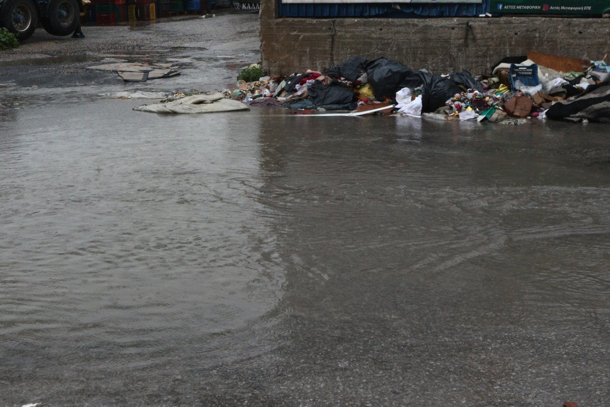 Κακοκαιρία Byron: Ξεπέρασε τα 260 χιλιοστά το ύψος της βροχής στη Βλυχάδα Αττικής