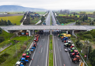 ΚΚΕ: «Αθλιότητα της κυβέρνησης – Κλείνουν τους δρόμους που αφήνουν ανοιχτούς οι αγρότες»
