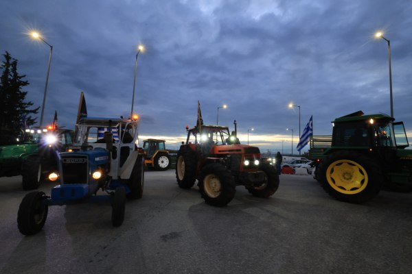 Αγρότες στο in: «Μας δίνουν συνεχώς υποσχέσεις – Αν τους αφήσουμε, θα μας τελειώσουν»