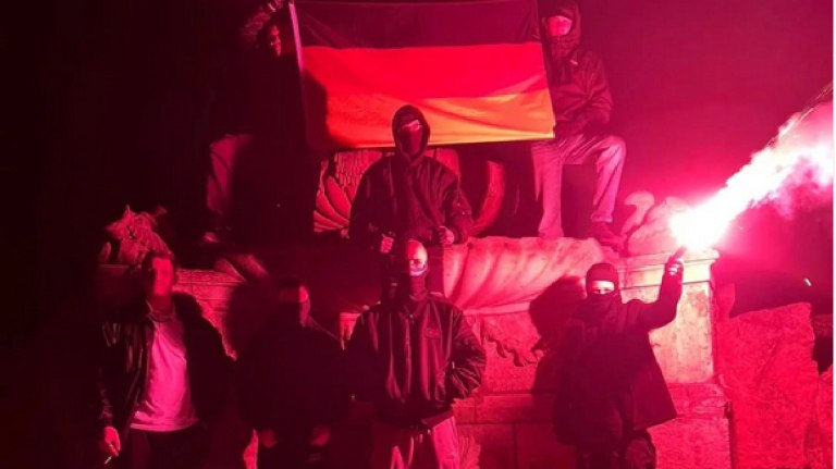 «Τελευταίο Κύμα ‘Αμυνας»: Βαριές κατηγορίες σε νεοναζιστική οργάνωση για τρομοκρατία στη Γερμανία