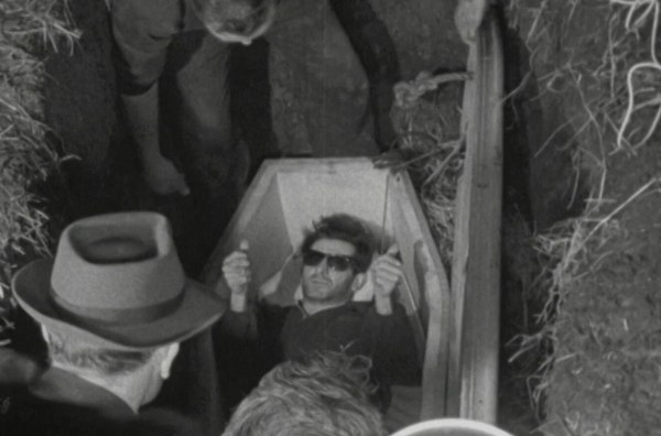  Ο ξεχασμένος Ιρλανδός: Ο Μικ Μίνι έθαψε τον εαυτό του ζωντανό για 61 ημέρες αναζητώντας φήμη και χρήμα