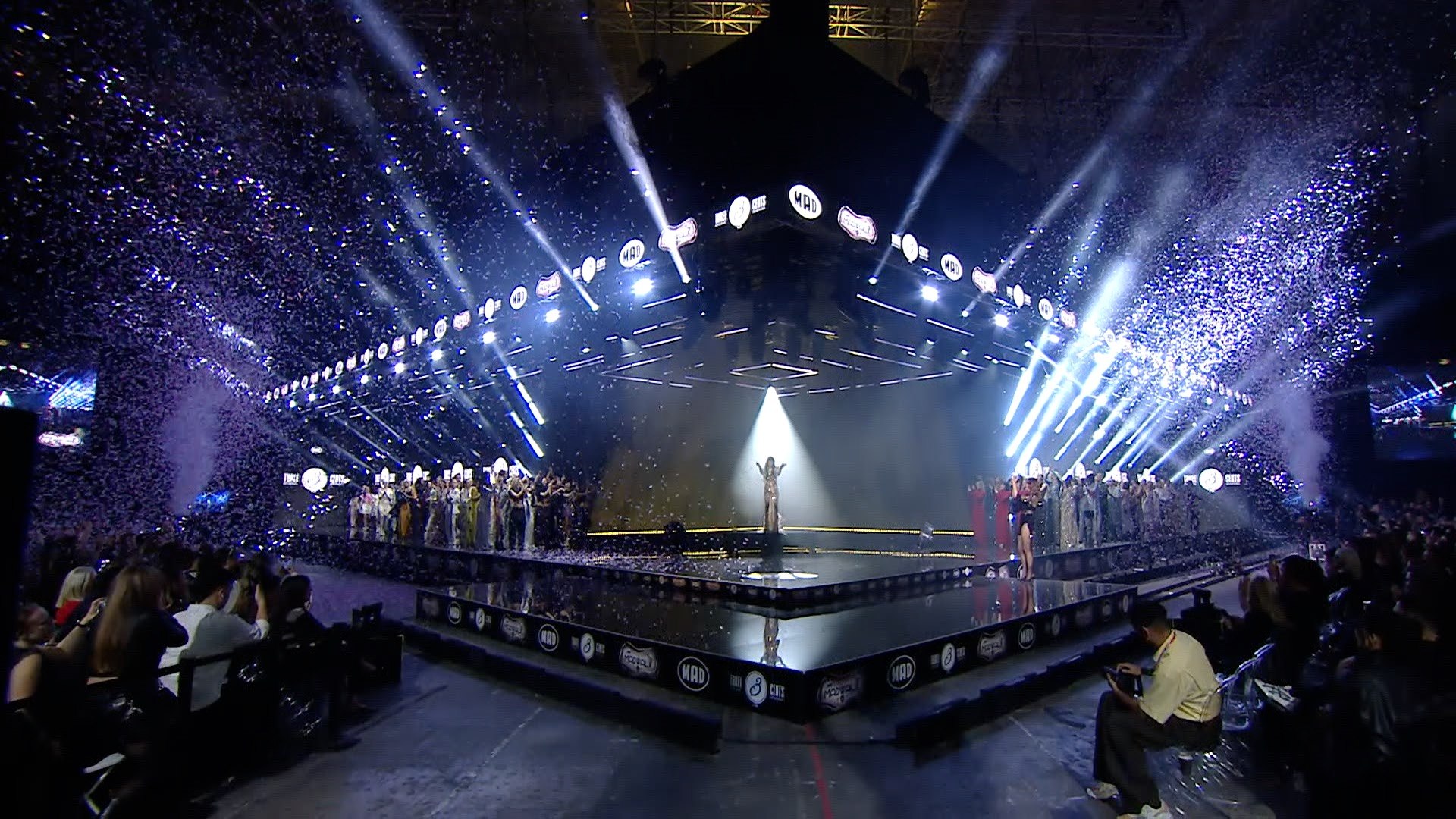 MadWalk 2025: Το Σάββατο 13 Δεκεμβρίου αποκλειστικά στο MEGA