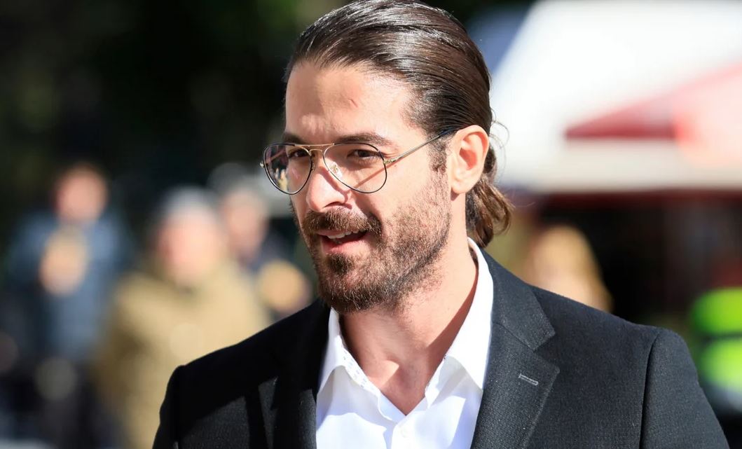 Άρης Μουγκοπέτρος: «Για τα παιδιά μου και με αυτό το χέρι, θα πάω να δουλέψω στην οικοδομή»