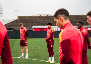 Νότιγχαμ Φόρεστ: Ενός λεπτού σιγή στην προπόνηση για την Ειρήνη Μαρινάκη