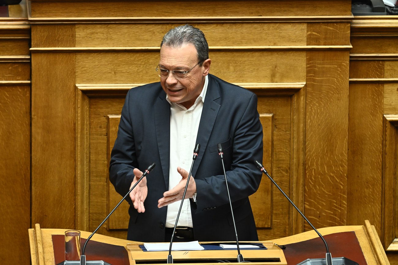 Φάμελλος: Κύριε Μητσοτάκη, έχετε βάλει με την υπογραφή σας μια ωρολογιακή βόμβα στα θεμέλια της κοινωνίας